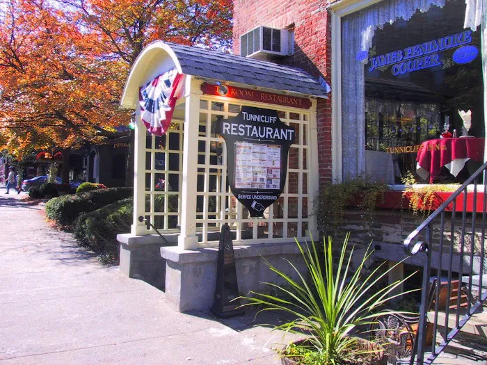Tunnicliff Inn 4