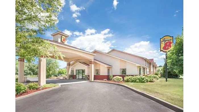 Super 8 by Wyndham Cobleskill NY 4