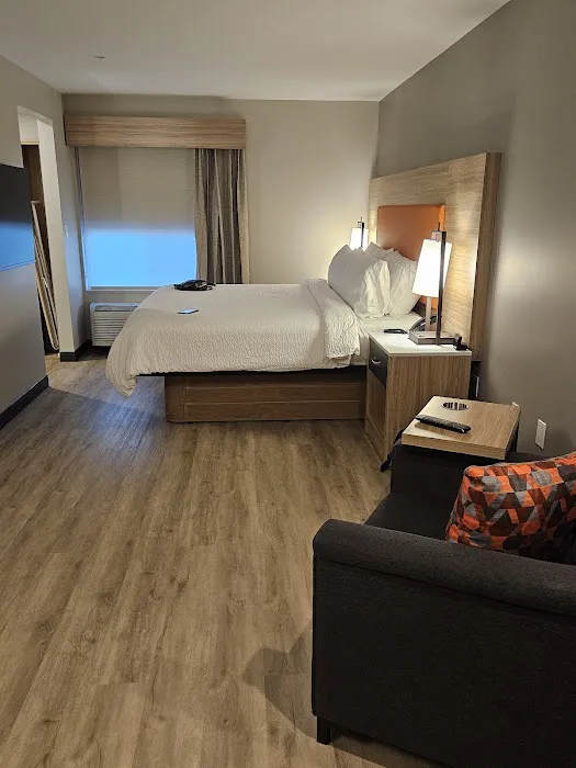 Candlewood Suites Pittston 4
