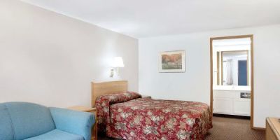 Knights Inn Pittston