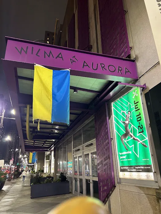 Wilma At Aurora 5