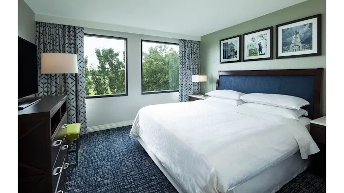 Sheraton Suites Philadelphia Airport 5