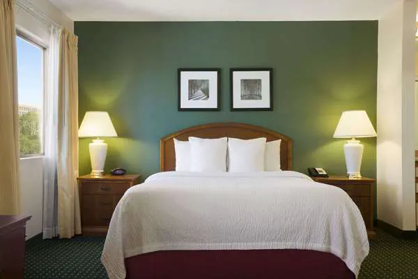 Philadelphia Suites Extended Stay Hotel 5