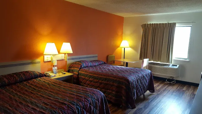 Red Carpet Inn Gibbstown, NJ 5