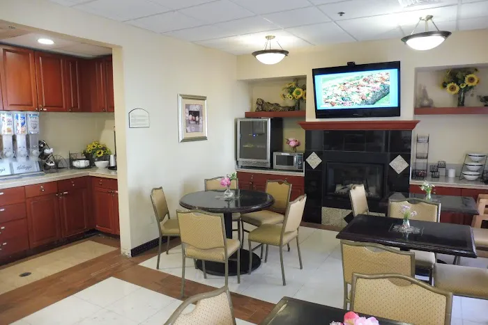 Red Roof Inn & Suites Galloway 4