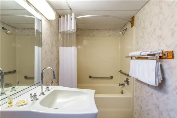 Days Inn by Wyndham Vineland 4