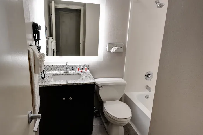 Ramada by Wyndham Vineland Millville Area 4
