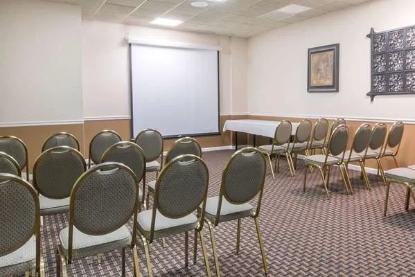 Ramada by Wyndham Vineland Millville Area 4