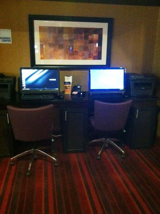 Holiday Inn Express & Suites Vineland Millville by IHG 4