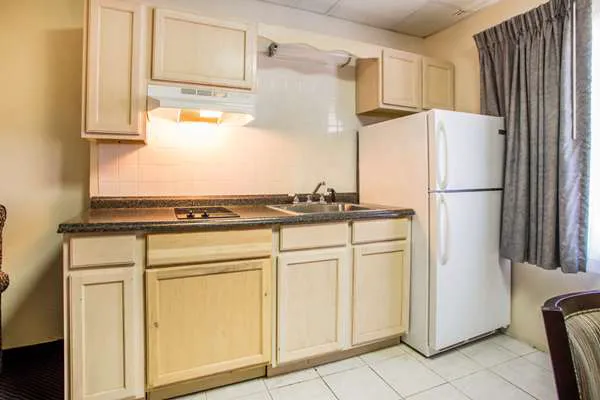 Quality Inn & Suites Millville 4