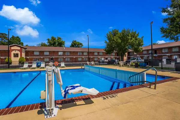 Quality Inn & Suites Millville 4