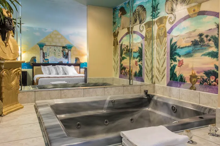 Econo Lodge 4