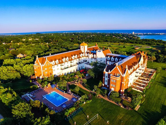 Montauk Manor 4
