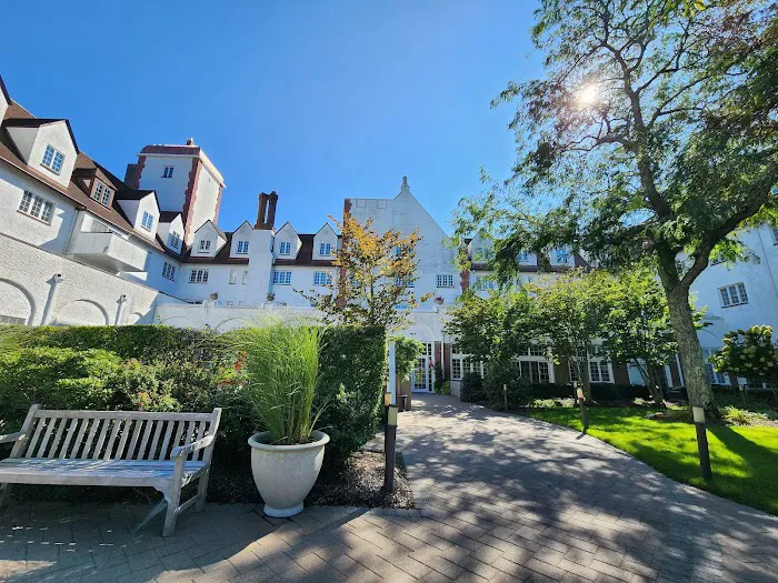Montauk Manor 4