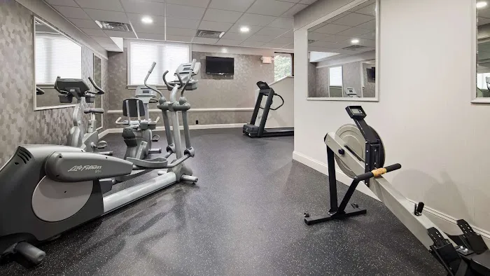 Best Western Plus Concordville Hotel 5