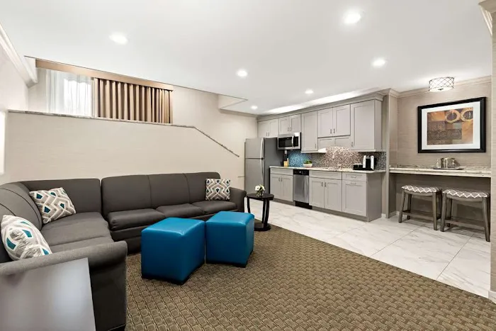 Best Western Plus Concordville Hotel 5
