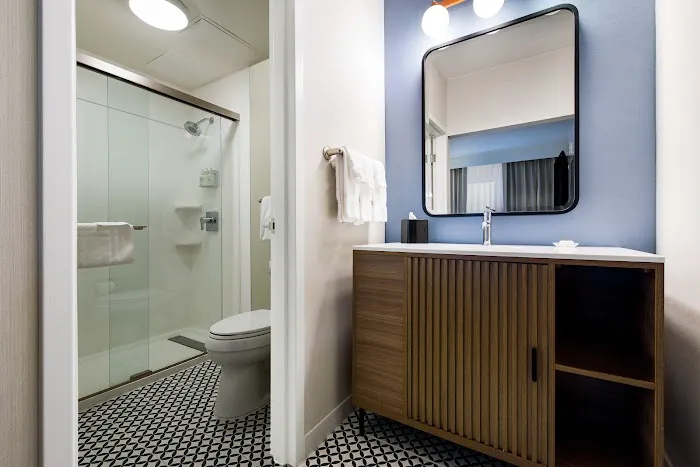 Sonesta Select Philadelphia Airport 5