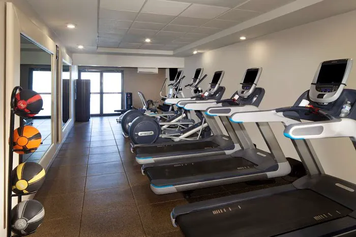Embassy Suites by Hilton Philadelphia Airport 5