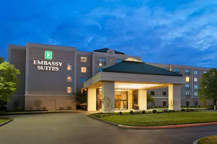 Embassy Suites by Hilton Philadelphia Airport 5