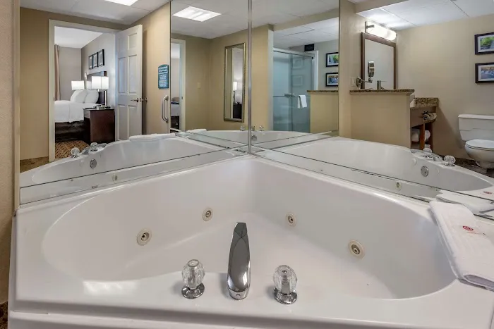 Comfort Inn & Suites Glen Mills - West Chester 5