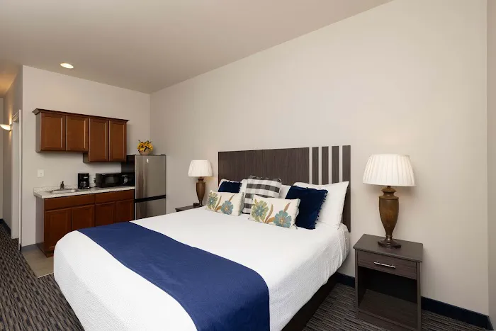 Brinton Suites 4