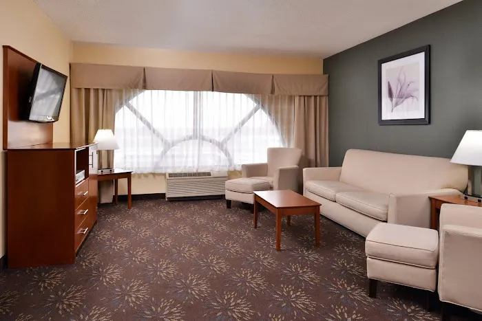 Holiday Inn Express & Suites West Chester by IHG 4