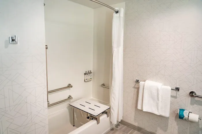 Holiday Inn Express & Suites West Chester by IHG 4