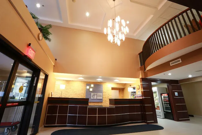 Holiday Inn Express & Suites West Chester by IHG 4