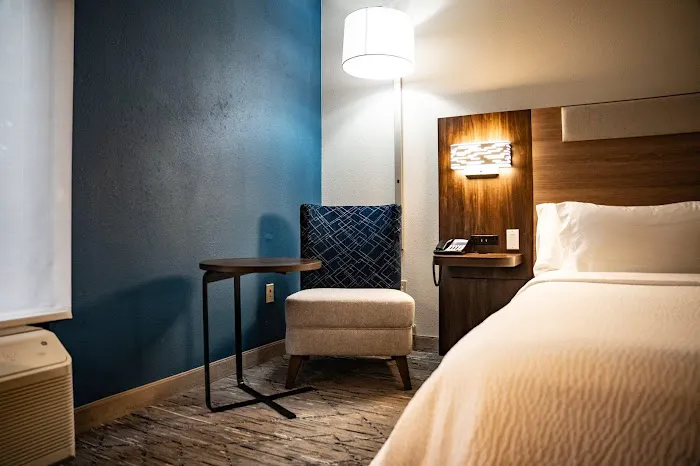 Holiday Inn Express & Suites West Chester by IHG 4