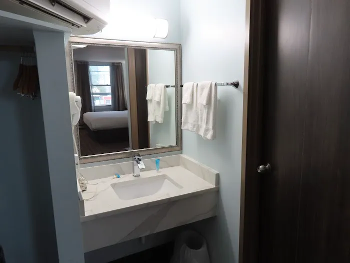 St Charles Hotel 4