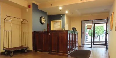 St Charles Hotel