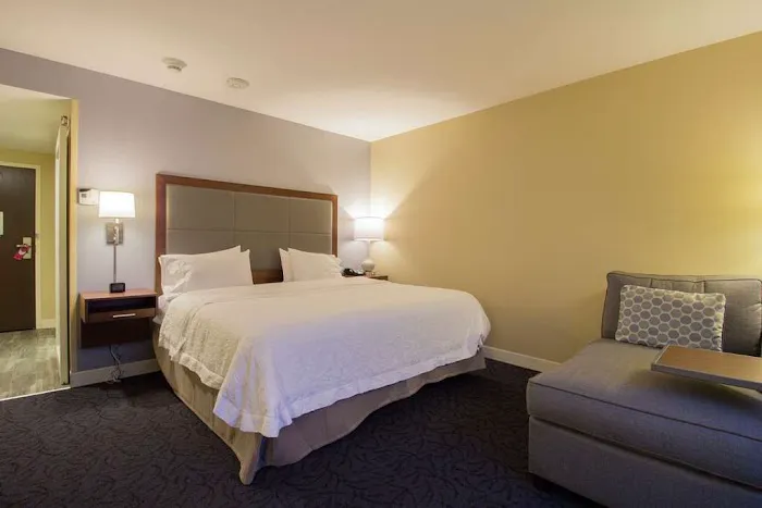 Hampton Inn & Suites Cazenovia 4