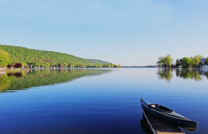 DeRuyter Lake General Store & Cottage Rentals 4