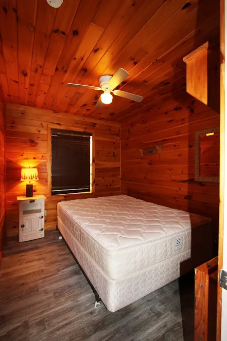 DeRuyter Lake General Store & Cottage Rentals 4