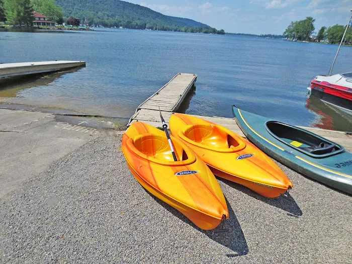 DeRuyter Lake General Store & Cottage Rentals 4