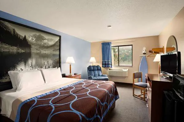 Quality Inn by Choice Hotel 4