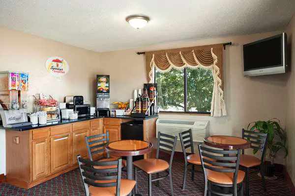 Quality Inn by Choice Hotel 4