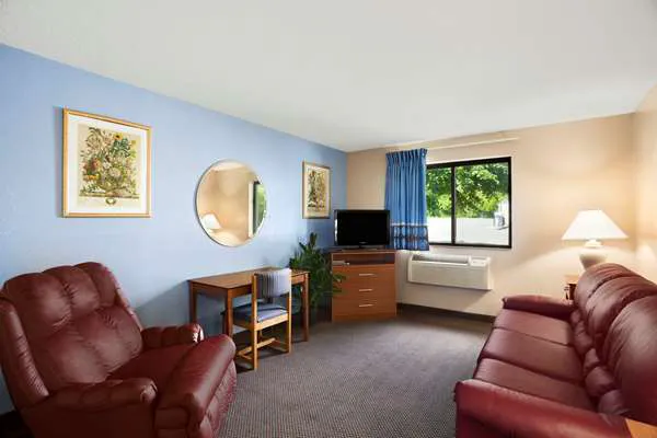 Quality Inn by Choice Hotel 4