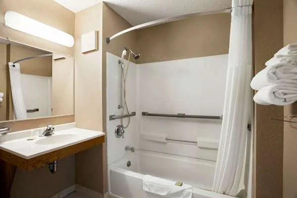 Quality Inn by Choice Hotel 4