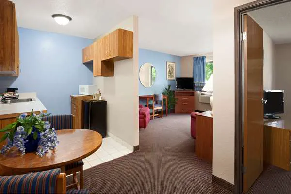 Quality Inn by Choice Hotel 4