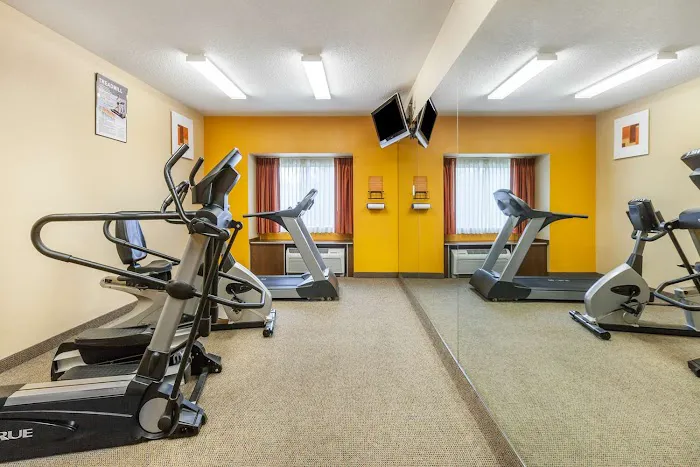 Microtel Inn & Suites by Wyndham Verona 4