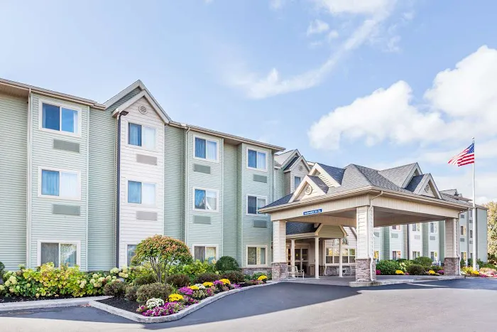 Microtel Inn & Suites by Wyndham Verona 4
