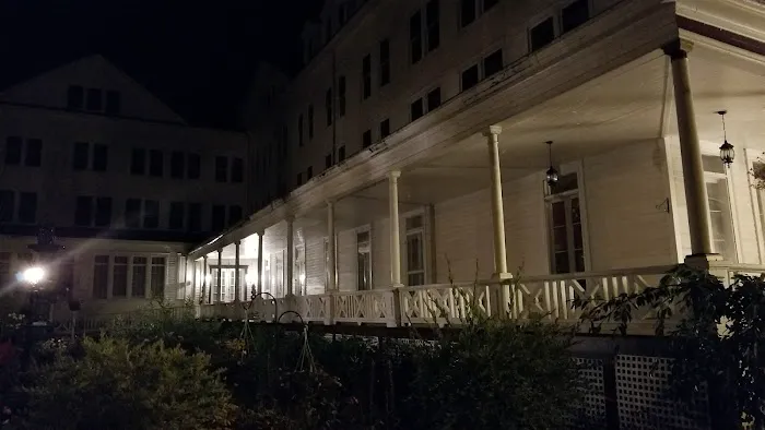 Paradise Inn 4