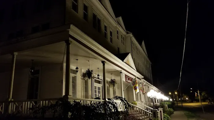 Paradise Inn 4