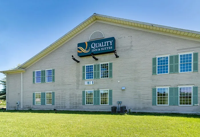 Quality Inn & Suites Schoharie near Howe Caverns 4