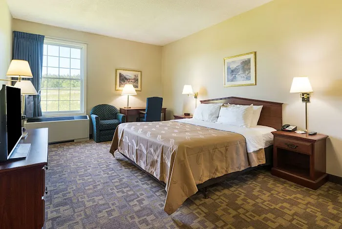Quality Inn & Suites Schoharie near Howe Caverns 4