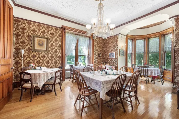 Limestone Mansion Bed & Breakfast 4