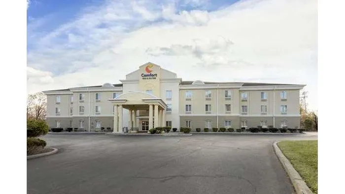 Comfort Inn & Suites 5