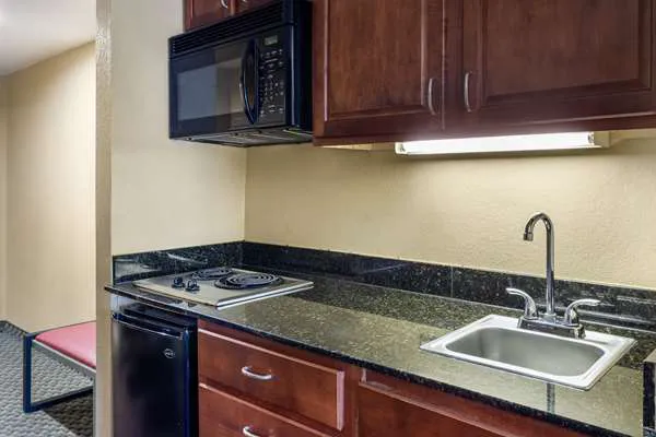 Comfort Inn & Suites 5