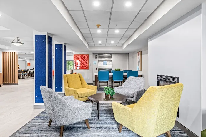 Holiday Inn Express & Suites Carneys Point - Pennsville by IHG 5
